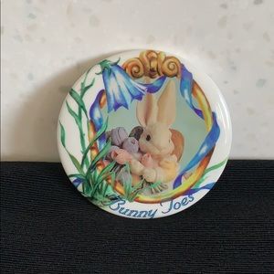 1994 Bunny Toes Collectible Promo Pin